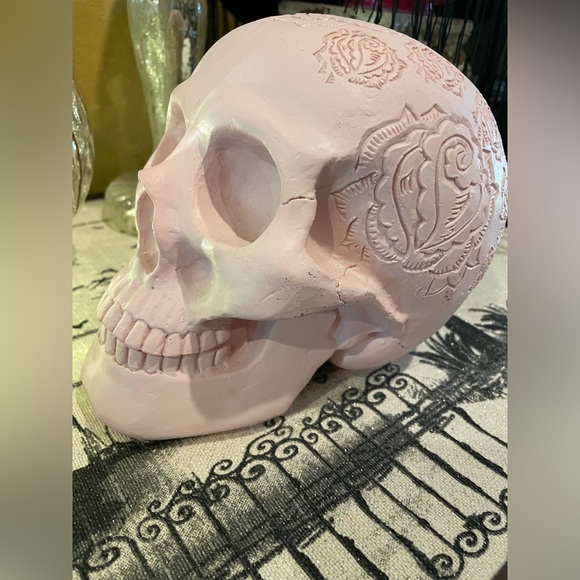LIKE NEW Pink Floral Roses Etched Resin Skull Decor - Picture 1 of 10